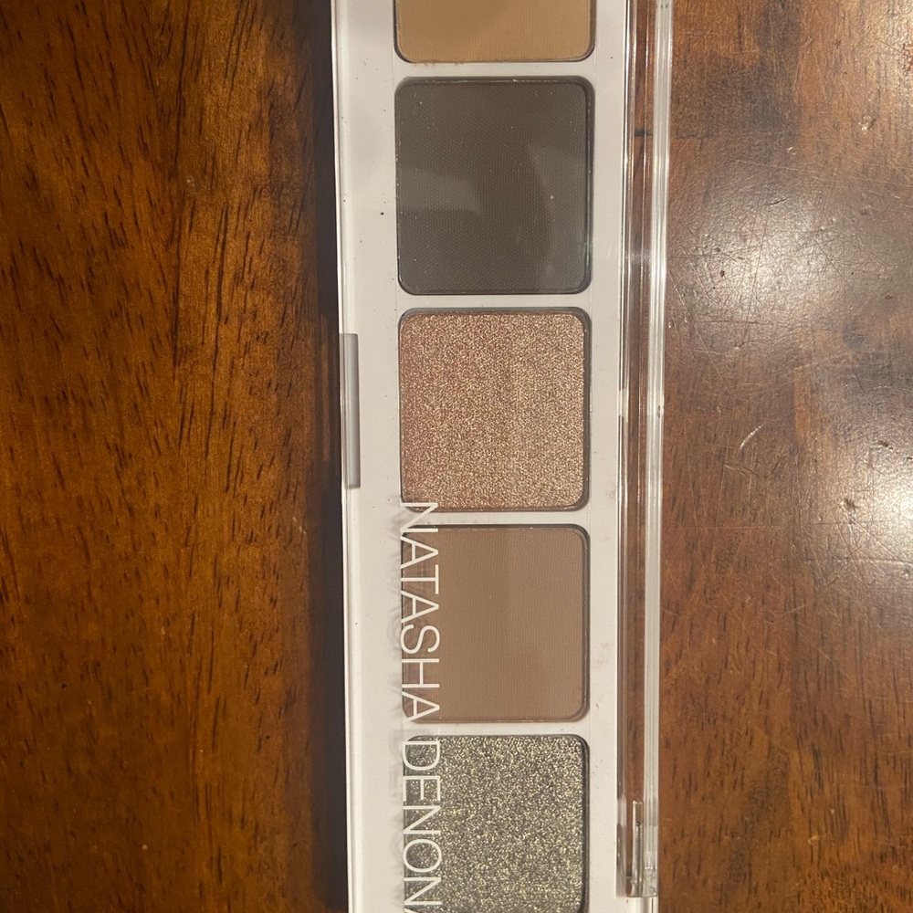 Eyeshadow palette
